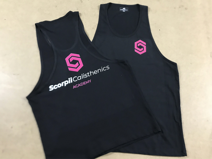 camiseta tank sin mangas gimnasio